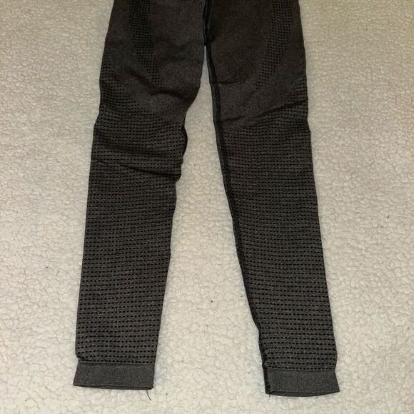 Gymshark Women’s Charcoal Heathered Gray 7/8 Ankle Size Small EUC - Picture 3 of 10
